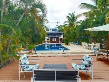 Venta: Duplex de 5 recámaras frente al mar en Playa Blanca