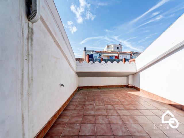 VENTA DÚPLEX EN CAPELLADES ZONA CENTRO CON PK Y TRASTERO!