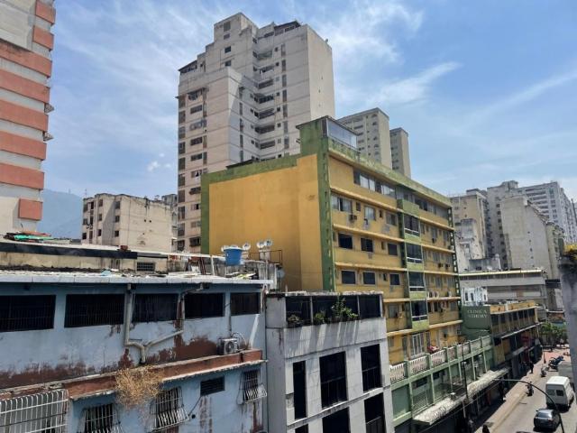 Venta de Fondo de Comercio con Edificación en La Candelaria 150 m2