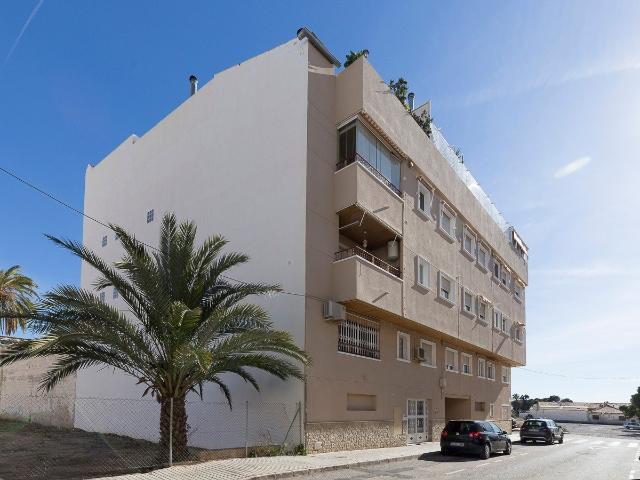 VENTA EN TORRELLANO, AMPLIA VIVIENDA DE 3 DORMITORIOS Y DOS BAÑOS