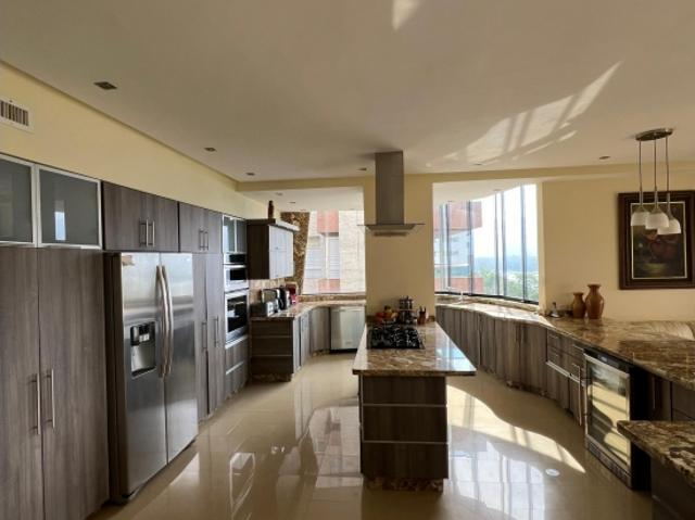 Venta en exclusiva Apto Urb. de Terrazas del Country Guataparo