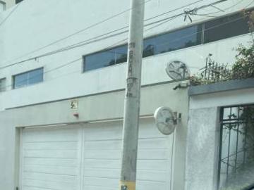 Venta Estacionamiento en excelente zona comercial