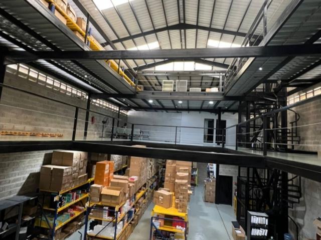 Venta Galpón a pocos metros de la Av. Bolívar Norte, Valencia