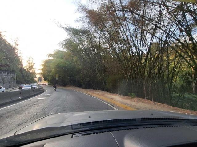 Venta Gran terreno Urbanizacion La.Boyera