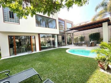 Venta hermosa casa con piscina en La Planicie 1a Etapa, La Molina