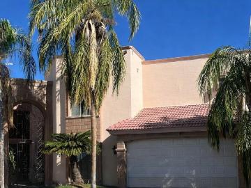 VENTA HERMOSA CASA EN RESIDENCIAL LOS FRESNOS