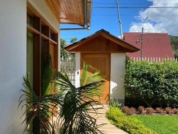 VENTA HERMOSA CASA OXAPAMPA