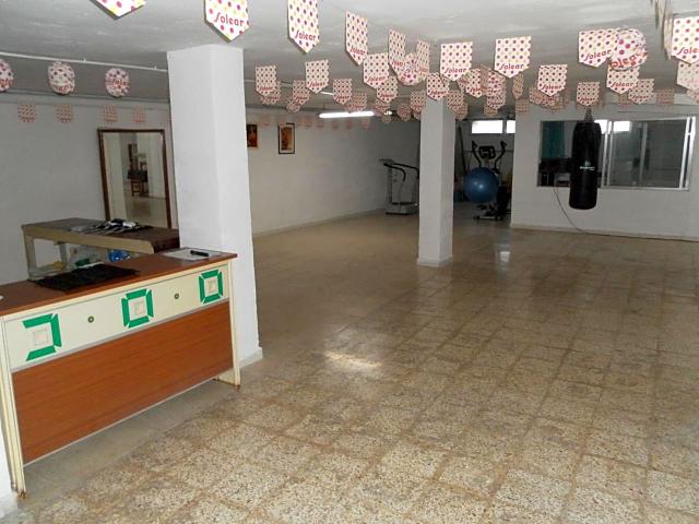 Venta Local 200 m2 en Zona Colegios y Gym
