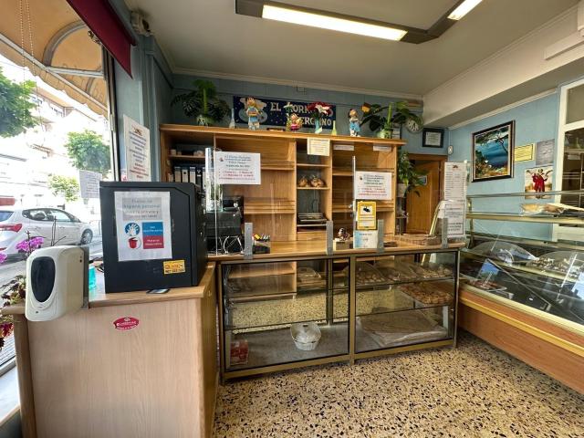 VENTA: Local Comercial con Negocio en funcionamiento