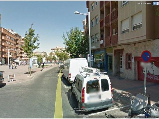 VENTA..LOCAL COMERCIAL EN ZONA MUY COMERCIAL..SEGOVIA