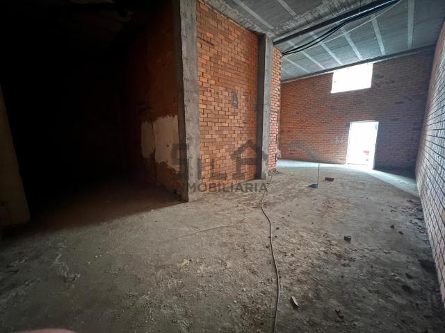 VENTA LOCAL EN CARBALLIÑO