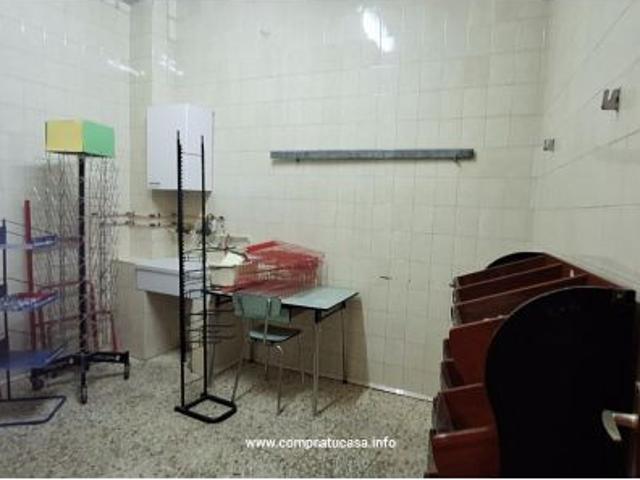 VENTA LOCAL EN SAN LORENZO. MUCHAS POSIBILIDADES