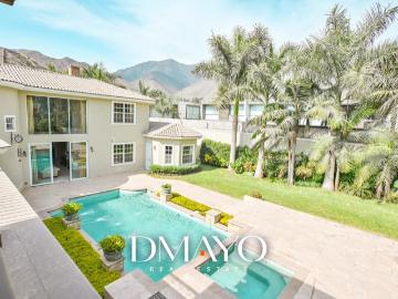 Venta Mansión Exclusiva en La Planicie con Piscina y Cascada: El Oasis de Lujo que Soñaste