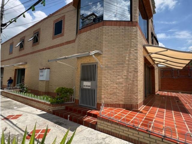 Venta mini C.C. En Urb. San Miguel. LL