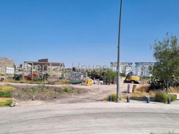 VENTA, Milenio III Terreno comercial habitacional plano de 824 metros