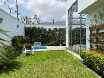 Venta moderna casa en condominio Urb. Sol de la Molina