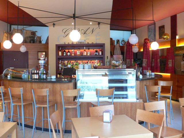 VENTA O ALQ.CON OPCION A COMPRA DE ESPECTACULAR CAFETERIA EN TORREMOLINOS