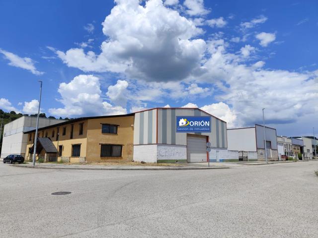 VENTA O ALQUILER DE NAVE EN POLIGONO DE BEMBIBRE