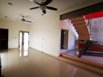 VENTA O RENTA CASA CON ALBERCA EN COL MIAMI CIUDAD DEL CARMEN