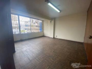 VENTA OFICINA EN JESÚS MARÍA, CERCA A LA MUNICIPALIDAD Y HOSPITAL REBAGLIATI