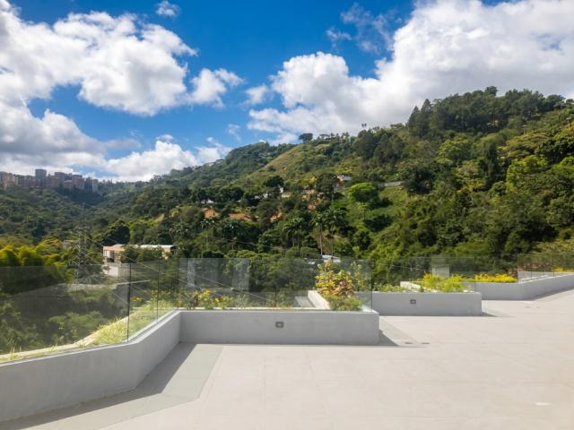 Venta Oficina Torre Q Los Naranjos 147 m2