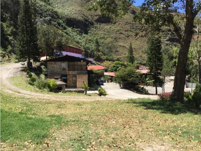 Venta parcela industrial 21.081m² + 3.000m2 const, Hoyo de la Puerta