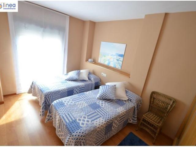 VENTA PISO 1ª LINEA DE PLAYA, 3 DORMITORIOS, 3 BAÑOS, 1 ASEO, TERRAZA Y GARAJE EN AGUADULCE SUR. ALM