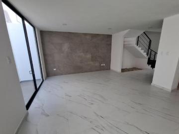 VENTA PRECIOSA CASA ATRAS DE PLAZA SAN DIEGO DENTRO DE FRACCIONAMIENTO EL SUSPIRO
