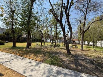 VENTA PRECIOSA CASA EN UBICACIÓN PRIVILEGIADA  DENTRO DE FRACCIONAMIENTO BOSQUES DE ANGELOPOLIS
