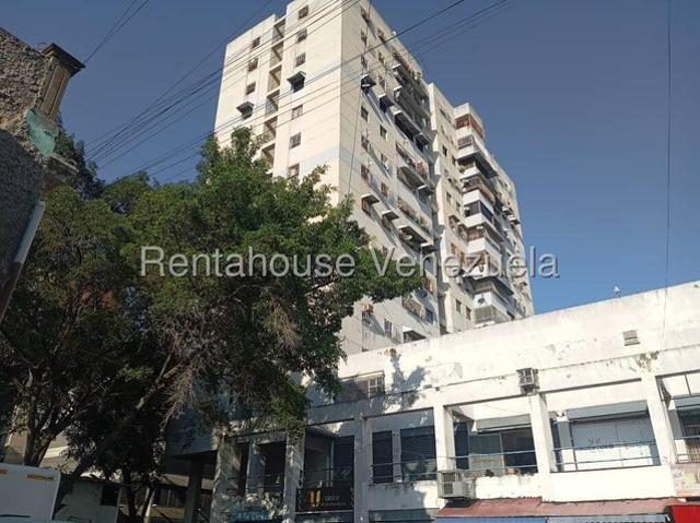 VENTA QUINTA CRESPO #26 17393 En el Corazón de Quinta Crespo, te presentamos este Apartamento muy Iluminado y Ventilado, con una excelente distribución, Cerca de todos los servicios, fácil movilidad a diversas zonas