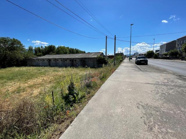 VENTA SOLAR EN PONFERRADA ZONA FLORES DEL SIL