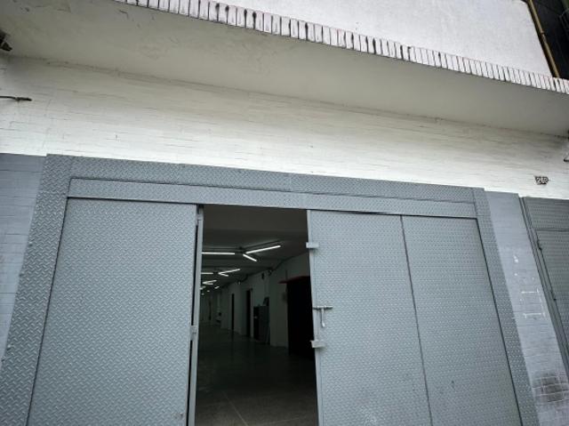 Venta/Alquiler/Edificio comercial/Catia/1.080m2