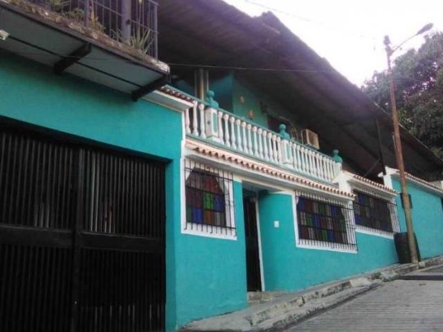 Venta/Casa/Colinas de La Mariposa/468m²/5H/3B+1V/2PE