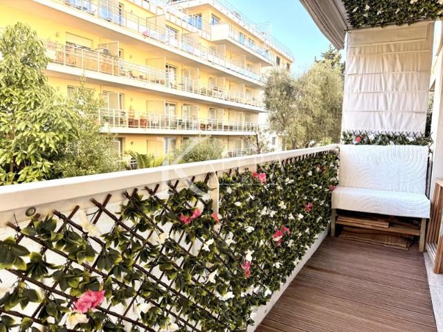 VENTE 2P 64M2 CANNES CARNOT TERRASSE PARKING INTERIEUR