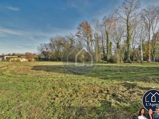 Vente Terrain constructible 1124 m2 Poigny la Forêt