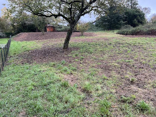 Vente Terrain constructible 1394 m2 Saint Claud