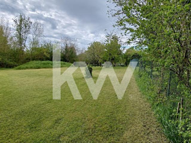 Vente Terrain constructible 1316 m2 Tavers