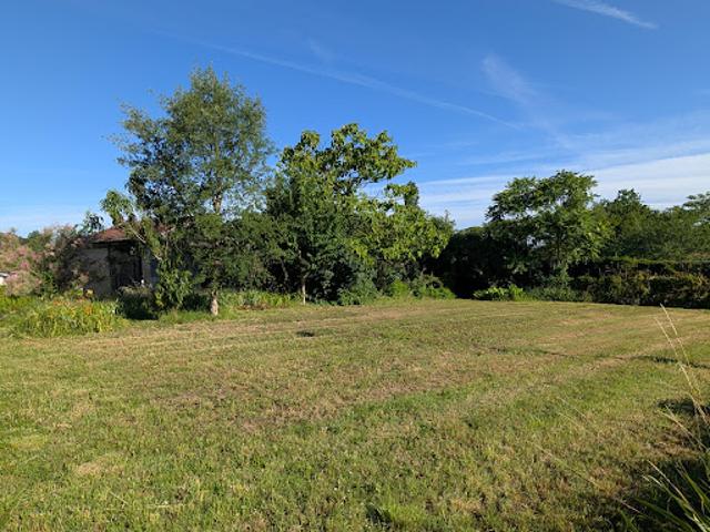 Vente Terrain constructible 1452 m2 Saint Sauveur de Meilhan