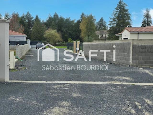 Vente Terrain constructible 1490 m2 Orléat