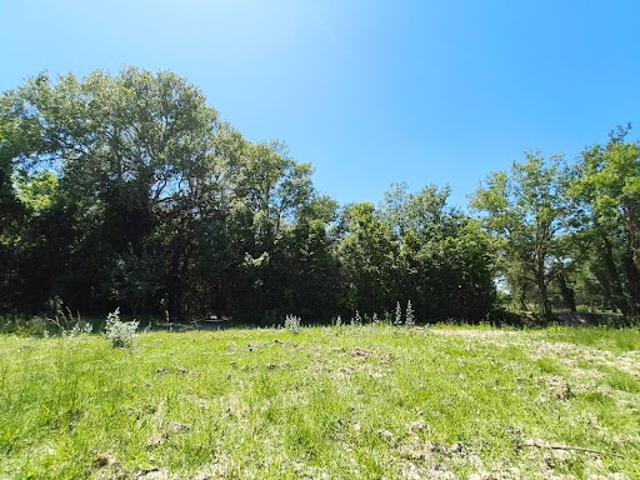 Vente Terrain constructible 1918 m2 Eyguières