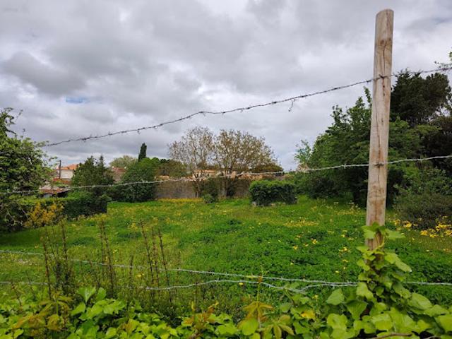 Vente Terrain constructible 1744 m2 Tonnay Charente