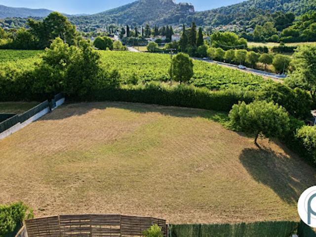 Vente Terrain constructible 2376 m2 Le Beausset