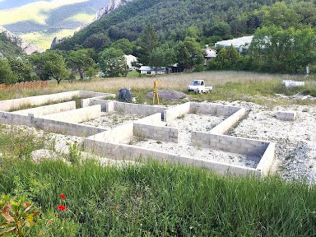 Vente Terrain constructible 2328 m2 Entrevaux