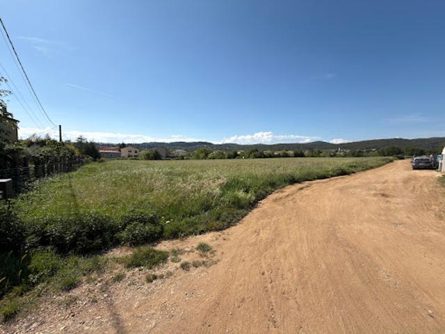 Vente Terrain constructible 2666 m2 Saint Julien les Rosiers