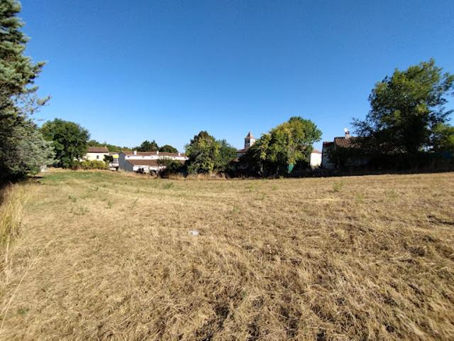 Vente Terrain constructible 2702 m2 Pern