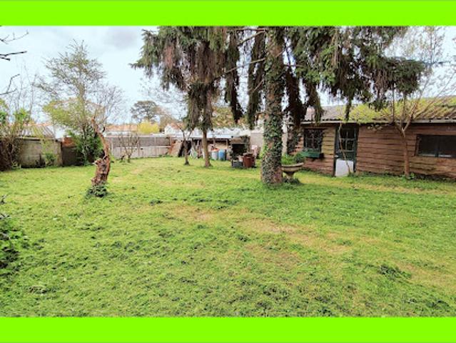 Vente Terrain constructible 380 m2 Saint Hilaire de Chaléons