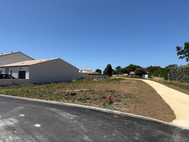 Vente Terrain constructible 394 m2 Saint laurent de la pree
