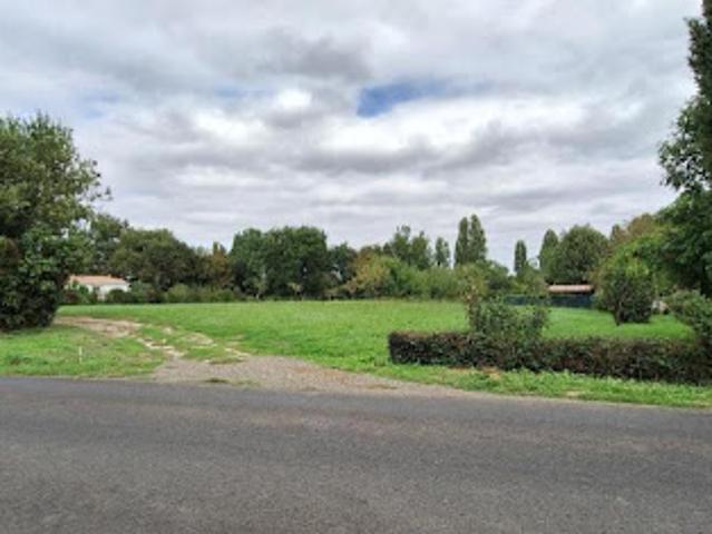Vente Terrain constructible 3981 m2 Saint Jean Poutge