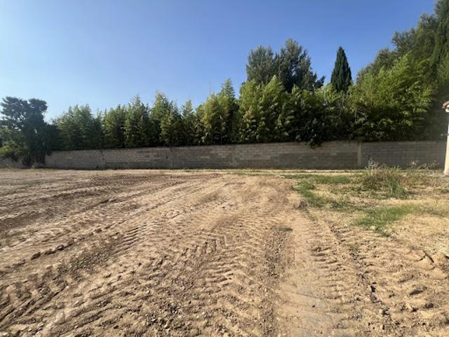 Vente Terrain constructible 520 m2 Redessan