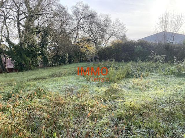 Vente Terrain constructible 600 m2 Saint Chaptes